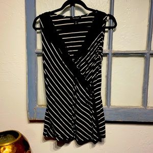 White House | Black Market gorgeous top